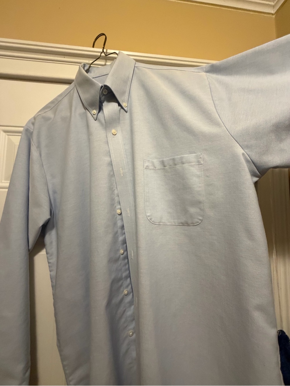 Classic Button-Down Light Blue Dress Shirt with Chest Pocket